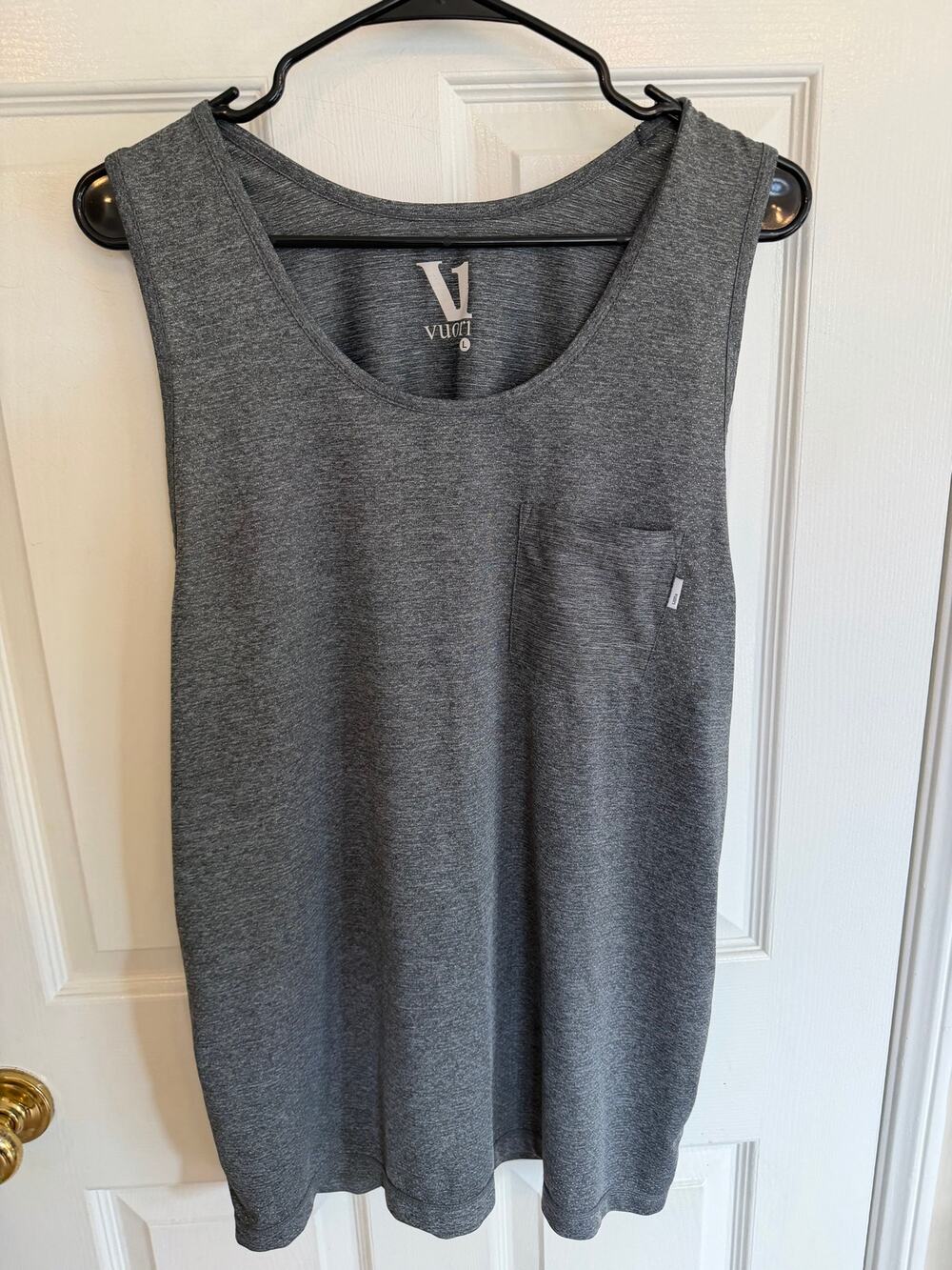 Vuori men’s Tradewinds Performance Tank Size L in heather grey